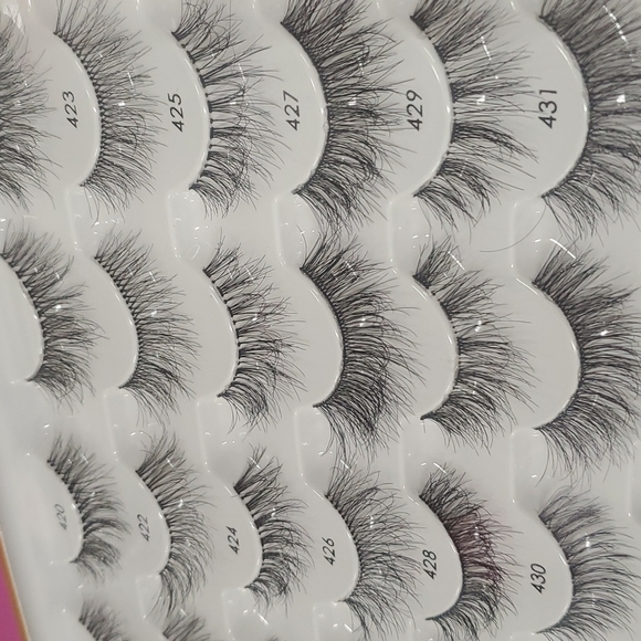 Lashes gift set Naked Ardell Ulta gift - Picture 8 of 8
